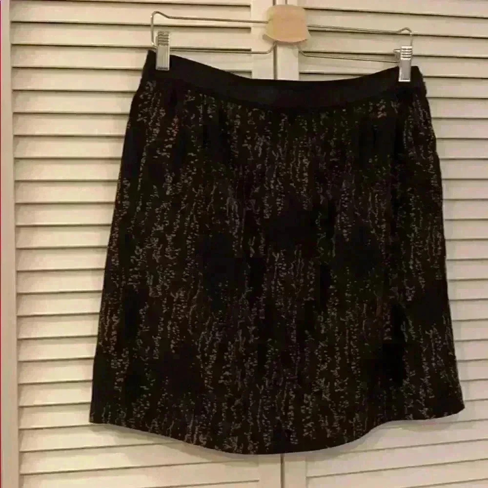 Gap short skirt, size 6 NEW